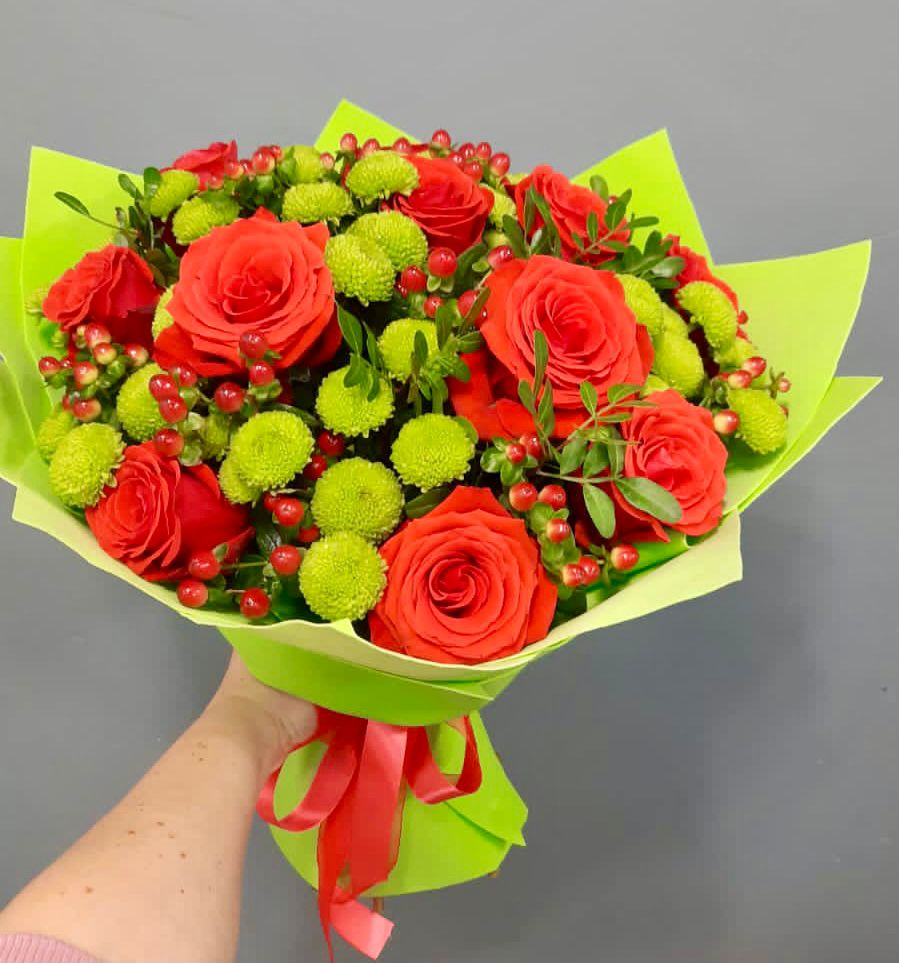 Букет цветов из: Хризантемы и Розы в Плотниково