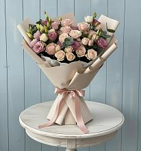 Букет цветов из:  Розы и Лизиантусы в Плотниково