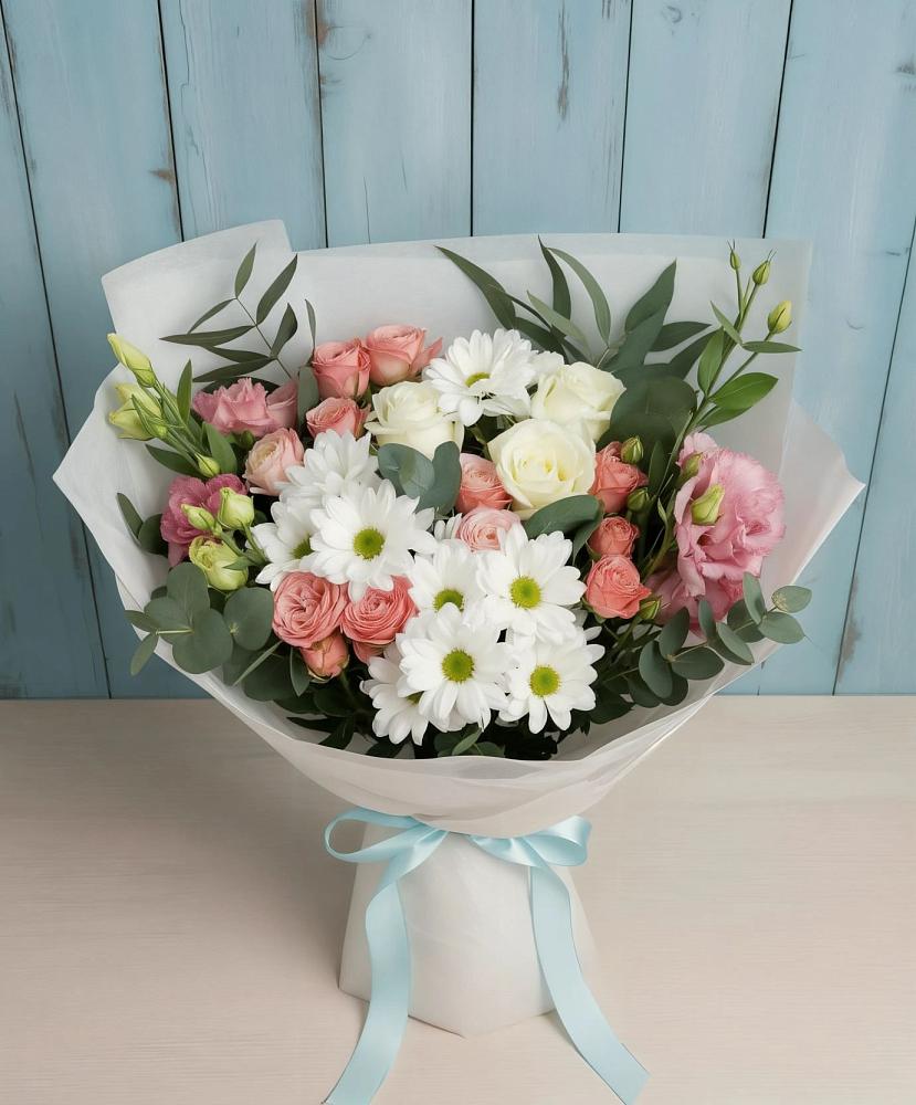 Букет цветов из: Розы, Лизиантусы и Хризантемы в Плотниково
