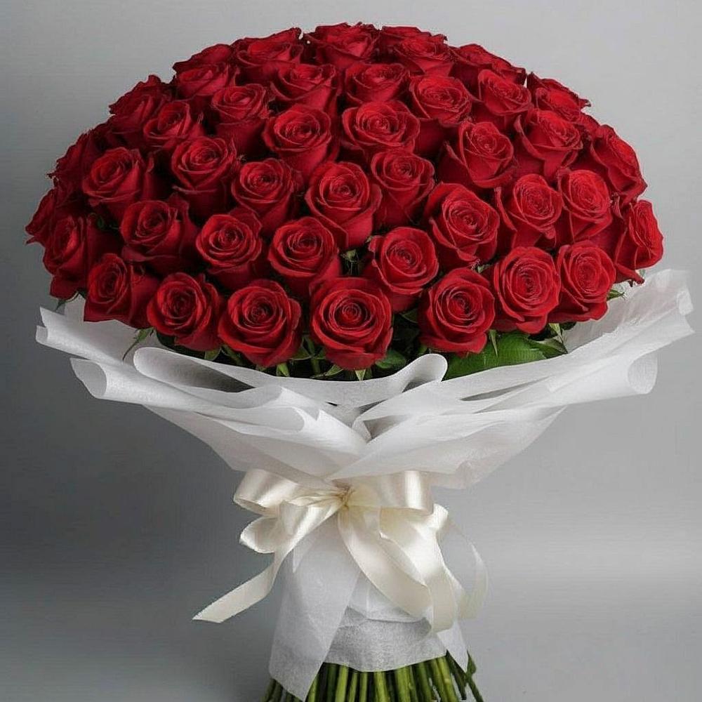 Букет 101 Красная роза Блэк Мэджик в Плотниково