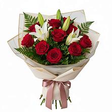 Букет цветов из:  Лилии и Розы в Плотниково