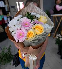 Букет цветов из:  Герберы, Розы и Хризантемы в Плотниково