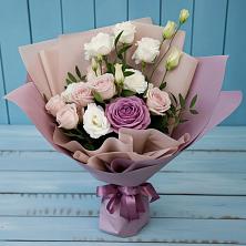Букет цветов из:  Розы и Лизиантусы в Плотниково
