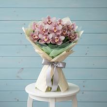 Букет цветов из:  Орхидеи и Розы #REPLACE_PRED# Плотниково