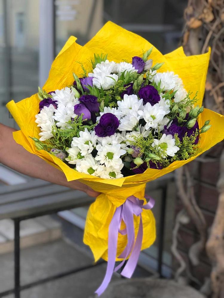 Букет цветов из: Ирисы, Хризантемы и Ромашки в Плотниково