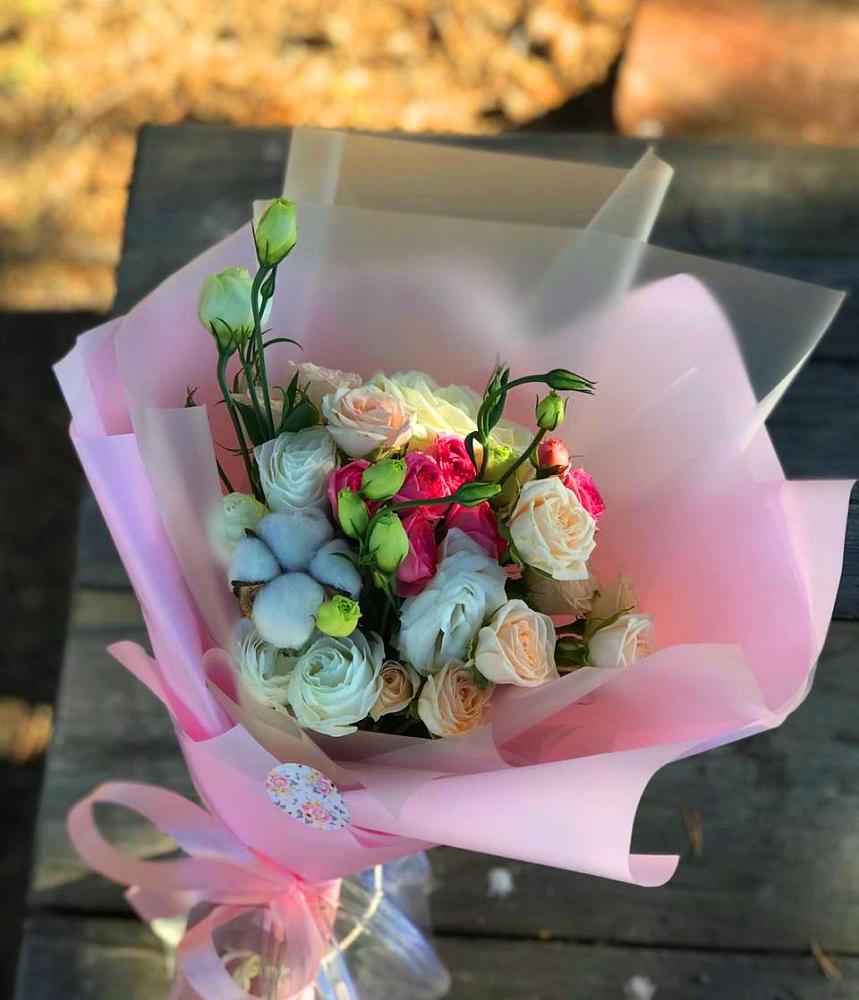 Букет цветов из: Розы и Лизиантусы в Плотниково