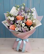 Букет цветов из:  Лизиантусы, Розы, Альстромерии и Гипсофила в Плотниково