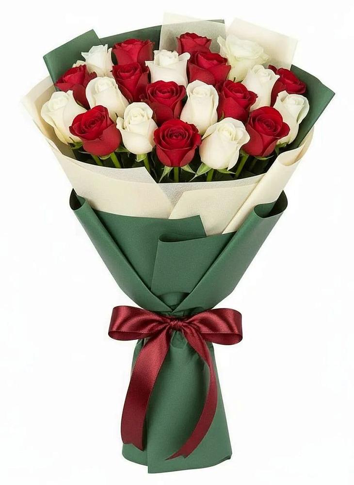 Букет Микс из красных и белых роз в Плотниково
