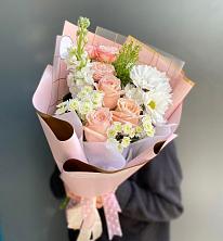 Букет цветов из:  Хризантемы и Розы в Плотниково