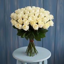 Букет 51 Белая роза Эдлесс Лав в Плотниково