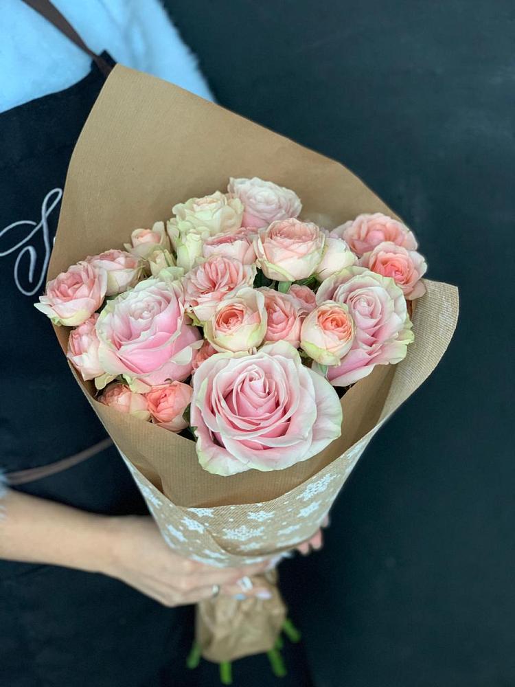 Букет цветов из: Хризантемы и Розы в Плотниково