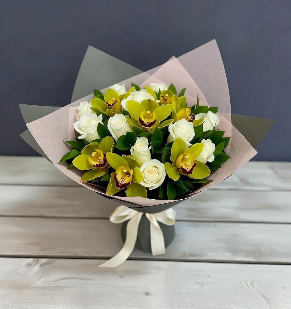 Букет цветов из: Орхидеи и Розы в Плотниково