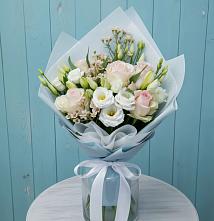 Букет цветов из:  Розы и Лизиантусы в Плотниково