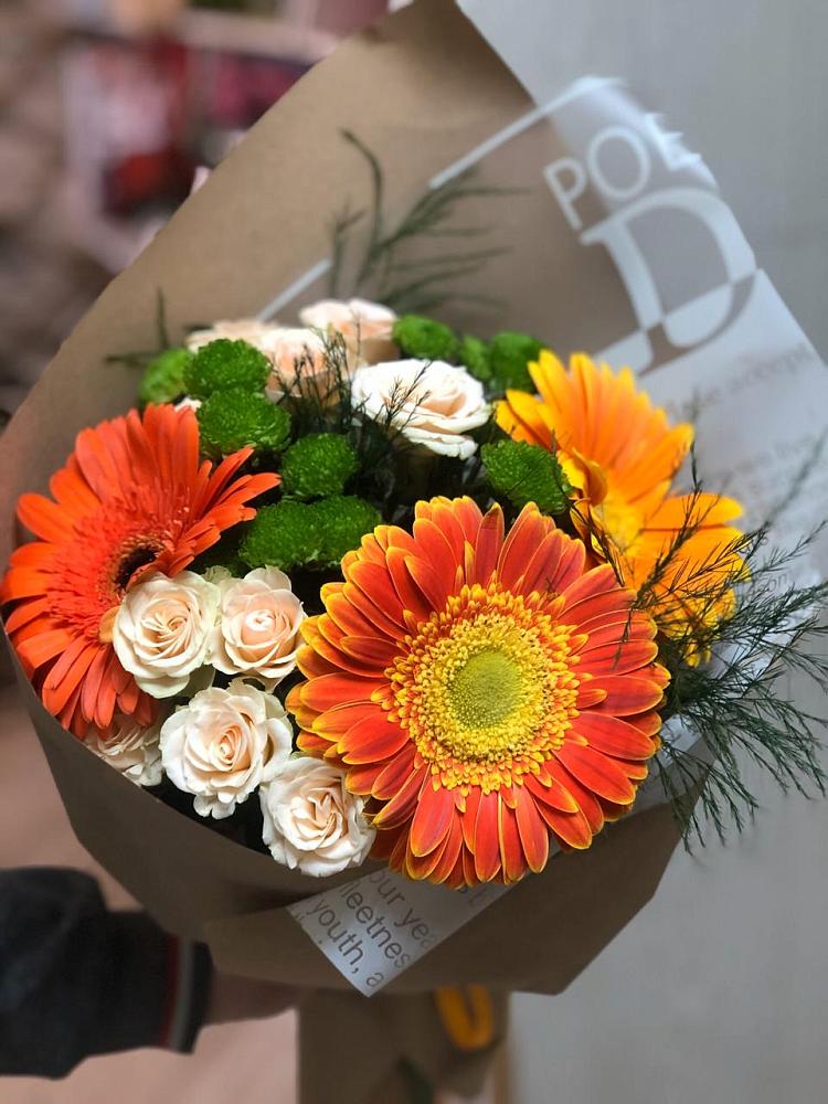 Букет цветов из: Герберы, Хризантемы и Розы в Плотниково