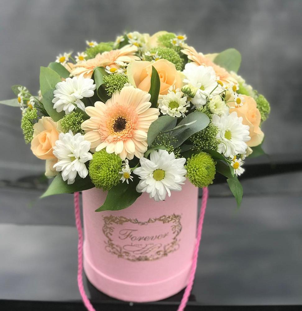 Цветочная композиция из Розы, Герберы и Хризантемы в шляпной коробке в Плотниково